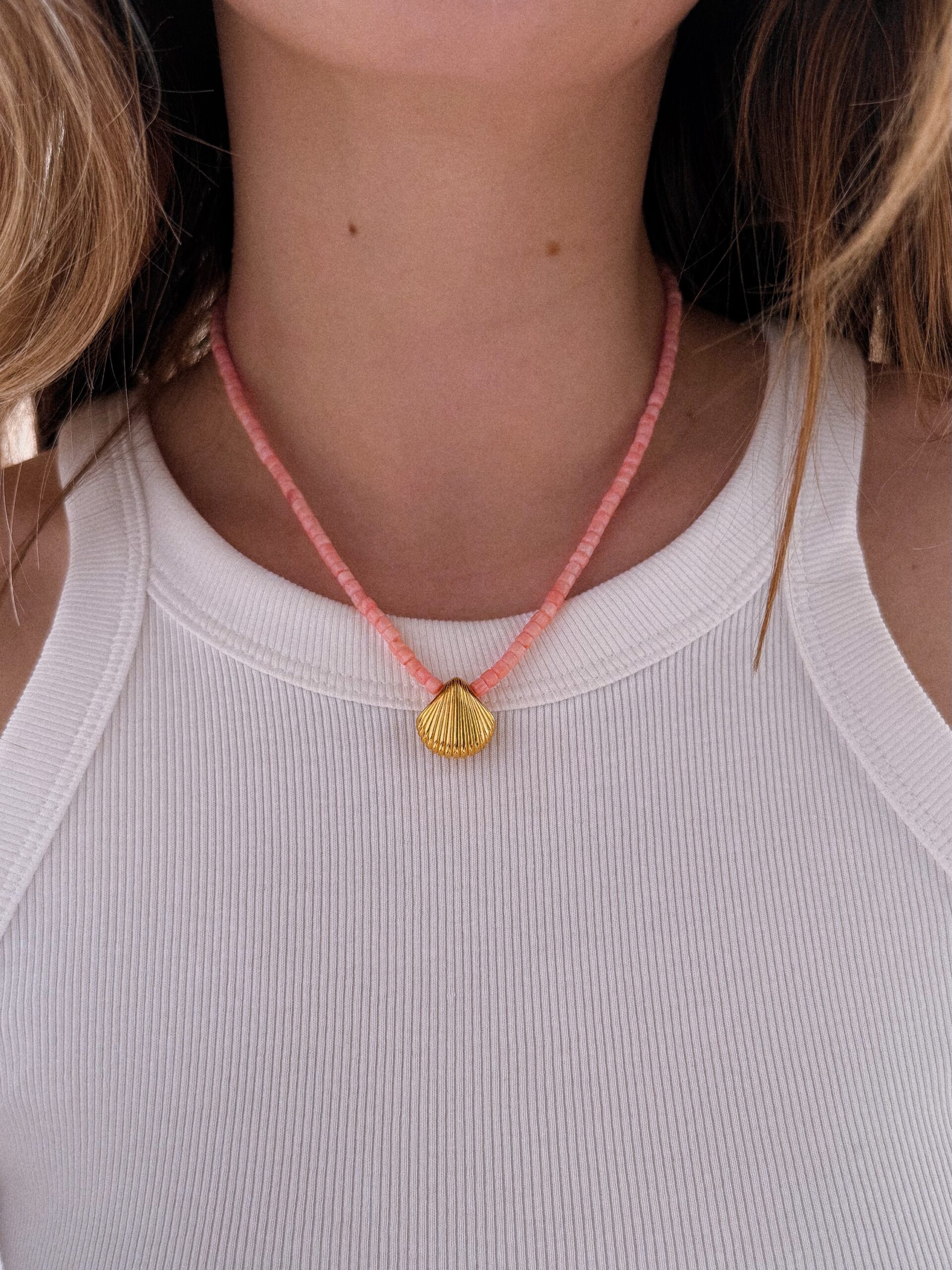 Naszyjnik Morze z łososiowym koralem