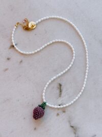 Naszyjnik perły z jeżyną