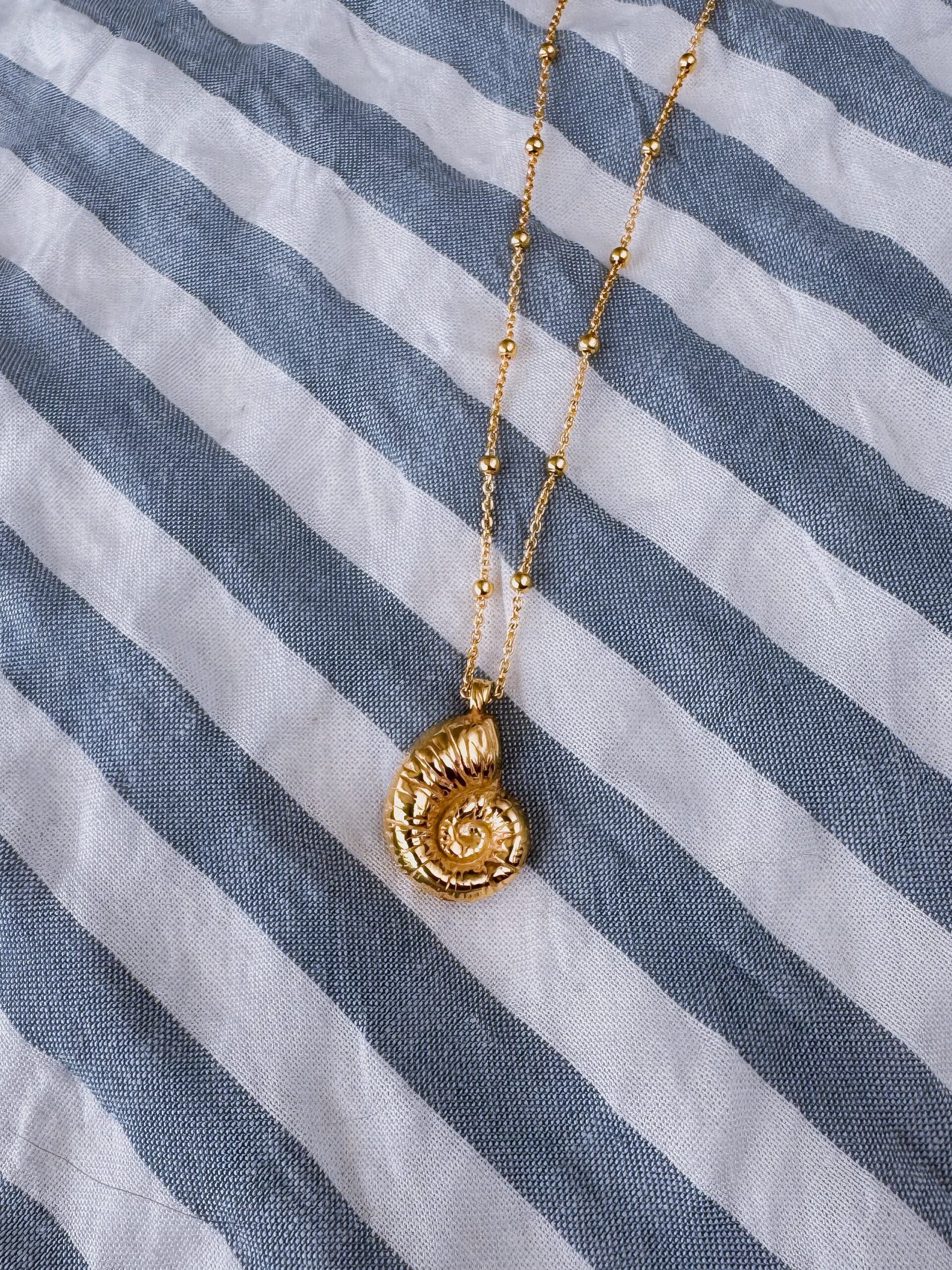 Naszyjnik Muszla z kuleczkami